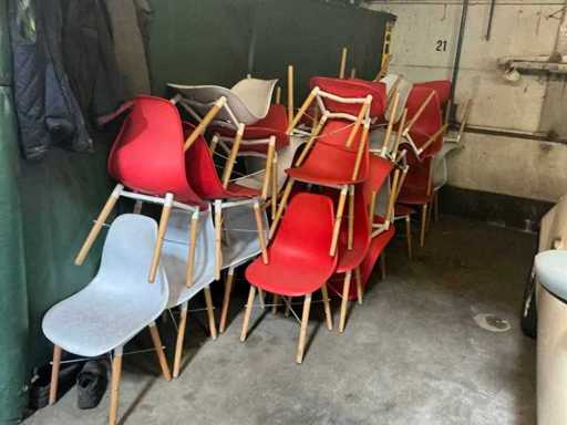 Partij stoelen
