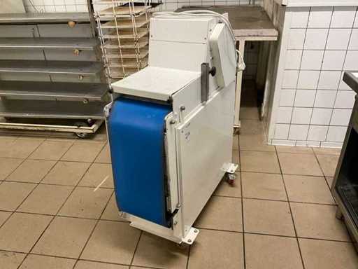 Mașină de procesat aluatul