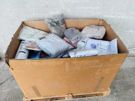 (x100) Complete doos in huishoudelijk linnen - beddengoed - sanitair Nieuw
