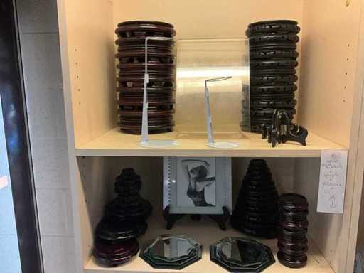 Batch of various pedestals/ uprights photo frame holders