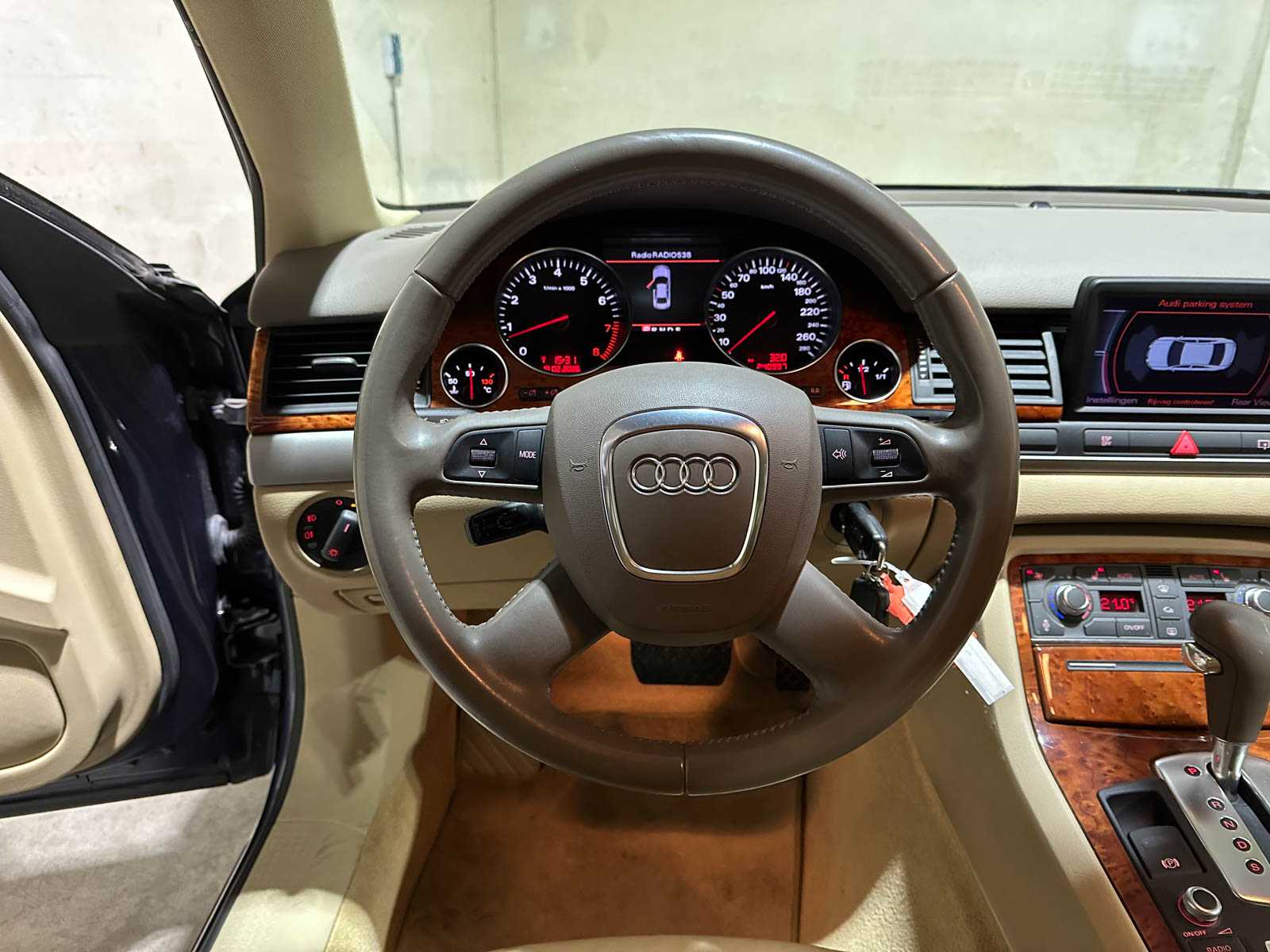 Audi A8 4.2 quattro Pro Line 350pk 2007, 25-XH-VZ