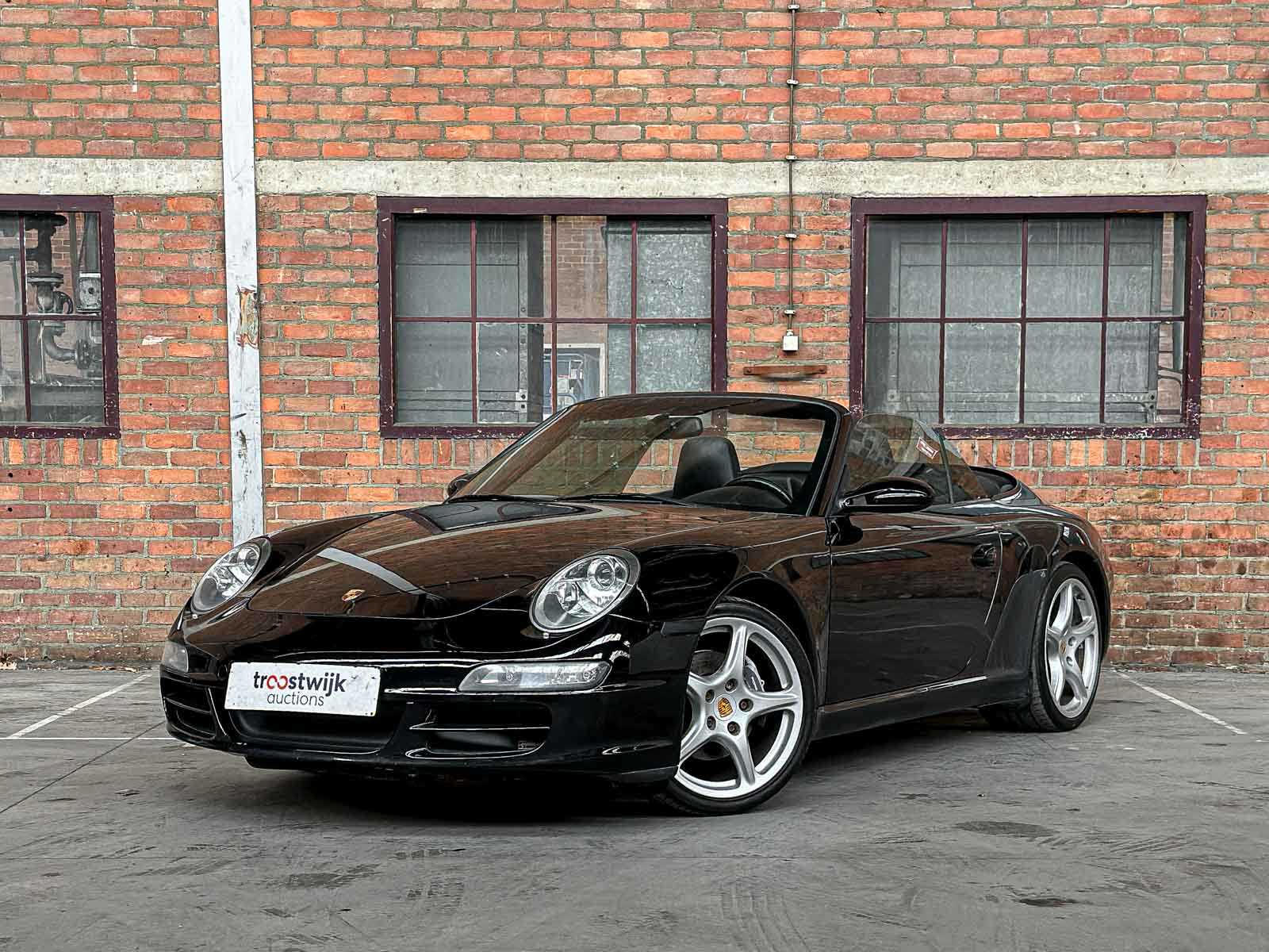 Porsche 911 Carrera Cabriolet 997 3.6 325pk 2005 handgeschakeld -Youngtimer-