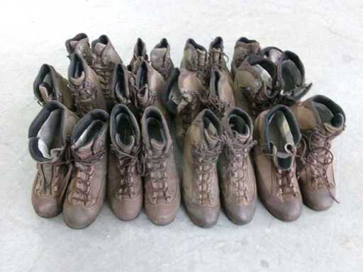 Buty bojowe, częściowo wadliwe (R15) (12x)