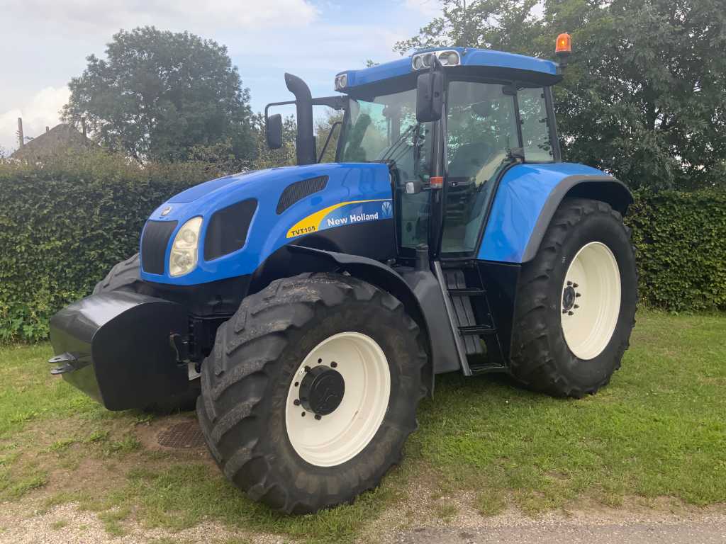 2005 New Holland TVT155 4 roues motrices tracteur