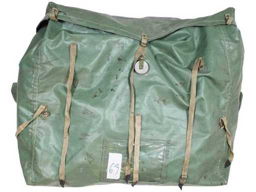 Mélange de sacs de transport CZ, partiellement défectueux, dans 2 boîtes en bois (G3) (95x)