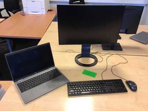 Dell latitude 5520 i7 incl monitors and accessories 