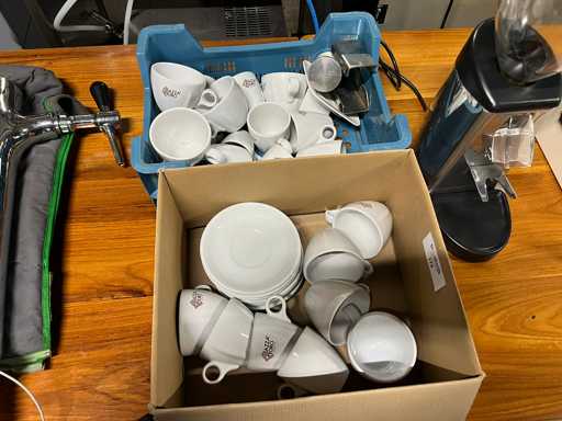 Partij kop en schotels - Servies, glaswerk en bestek