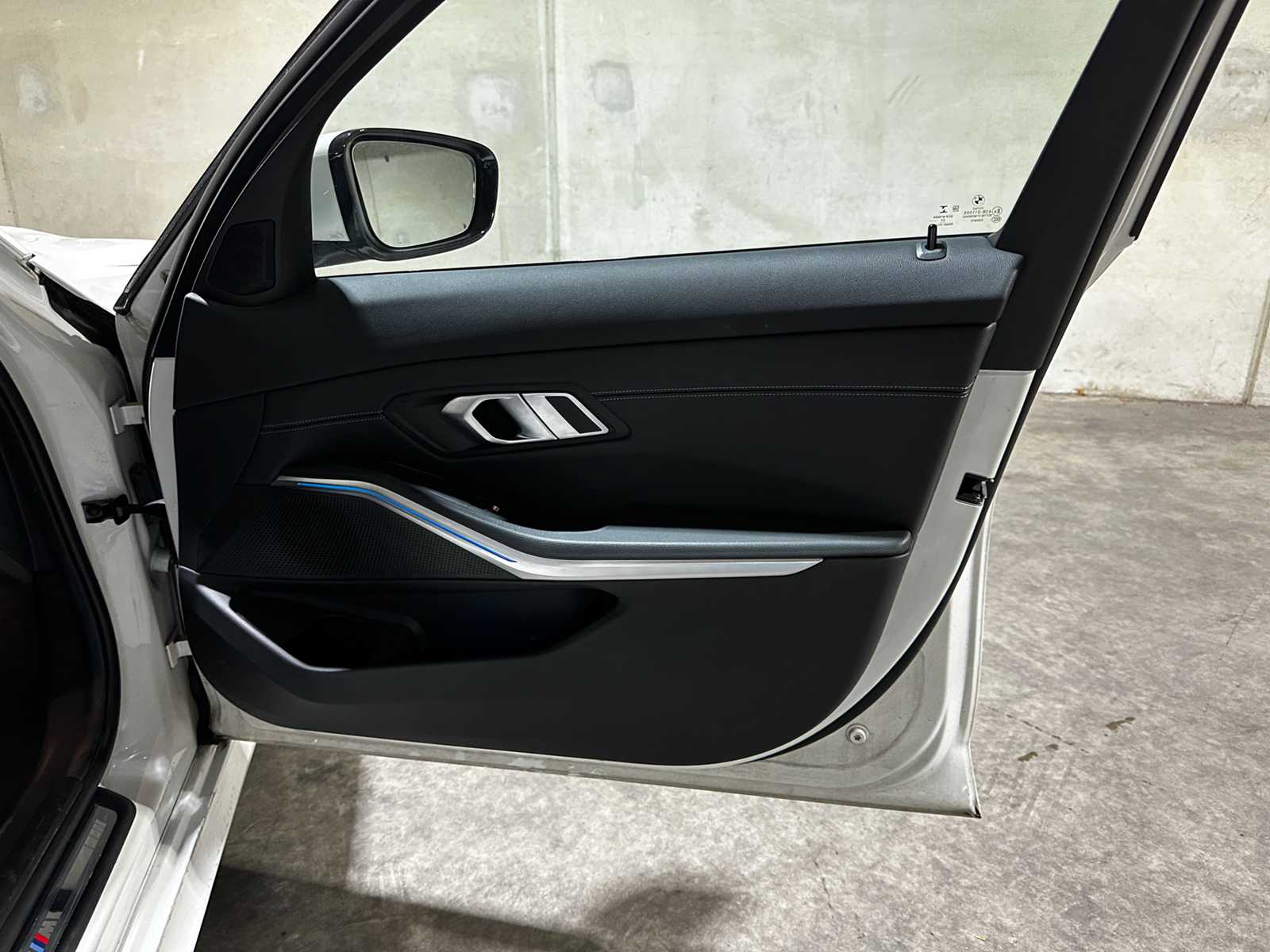BMW 320e Touring Business Edition Plus M-Sport 204pk 2022 (Origineel-NL + 1e Eigenaar) 3-Serie, P-991-JH