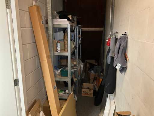 Partia materiałów instalacyjnych, narzędzi i różnych materiałów