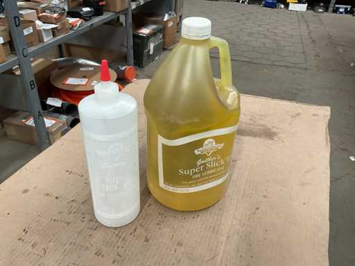 Il lubrificante per pneumatici Super Slick di Gaither