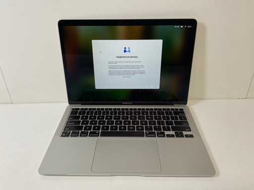 Apple MacBook Air 13", Apple M1, 8 GB RAM, 251 GB NVMe Laptop