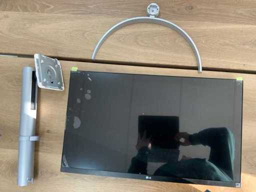 LG 27UP850-W Ultra HD Monitor