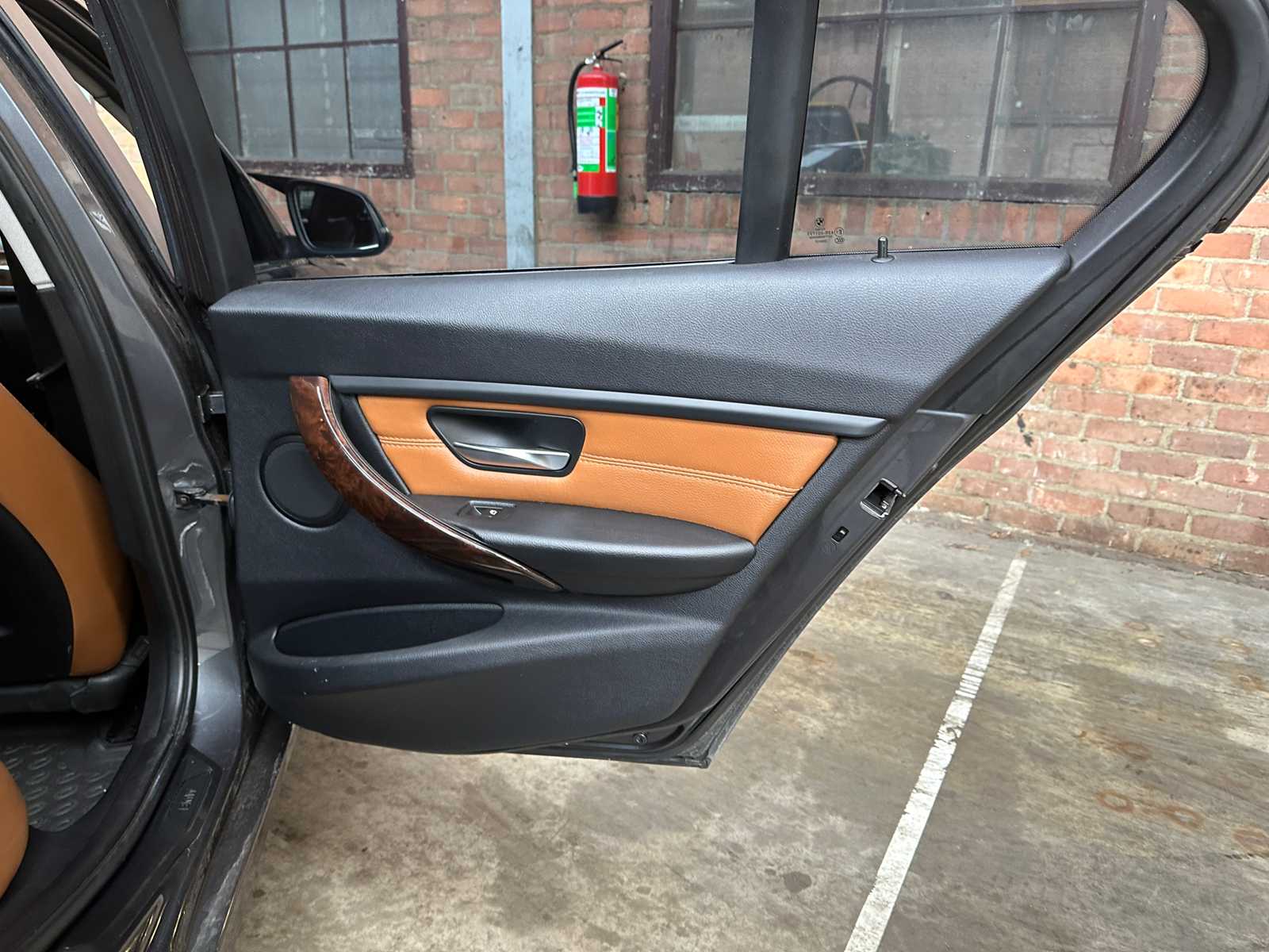 BMW 320i High Executive 184pk 2012 3-serie, 75-XGB-4