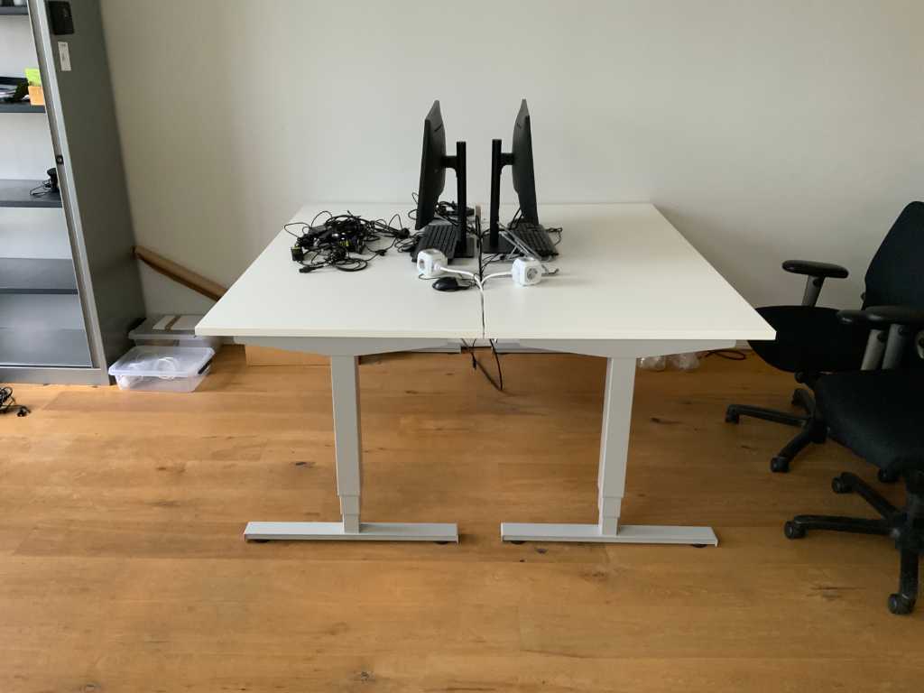 Hon standing store desk