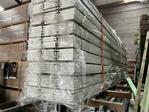 Ripiani da terra preparati (150x)