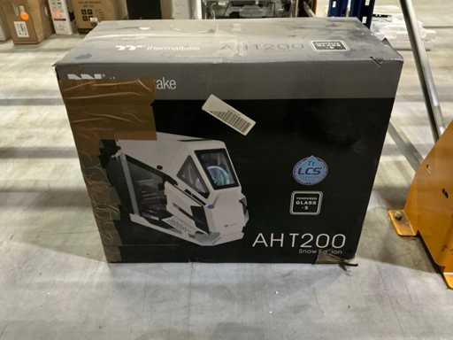 Thermaltake AHT200 snow edition