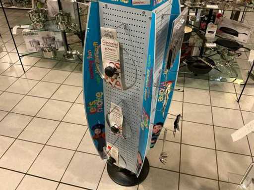 Various kitchen supplies