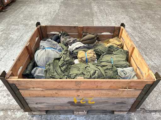 Militärunterwäsche der Partei