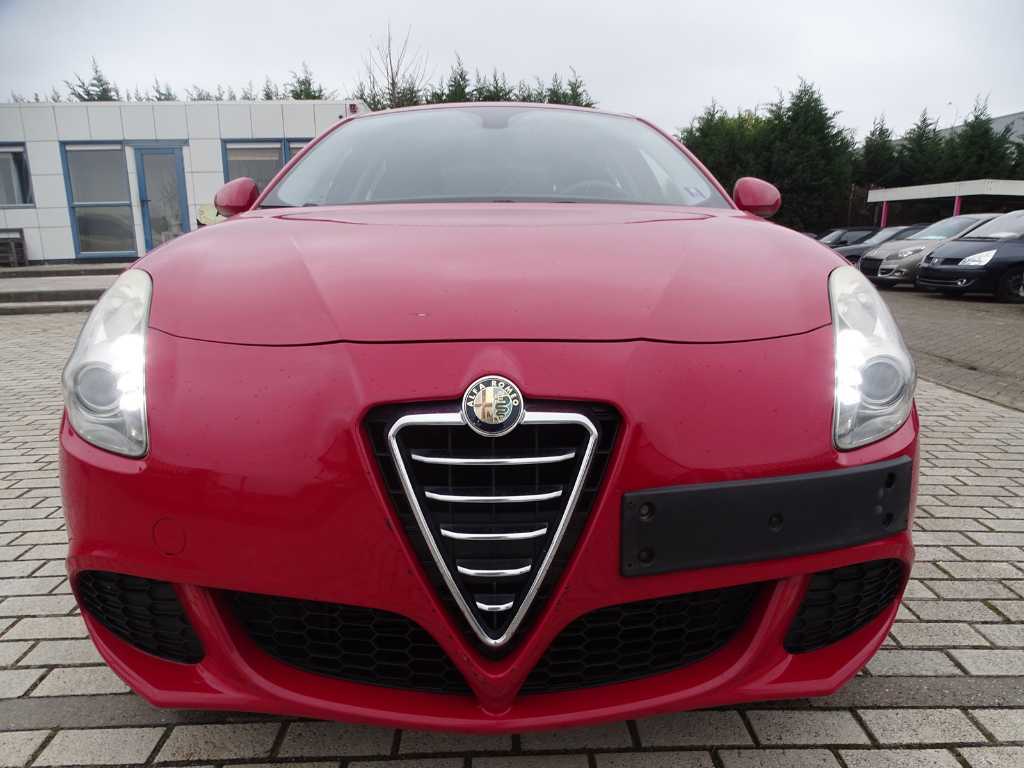 Alfa Romeo - - Mito - PKW