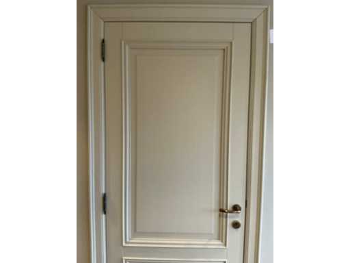 Porte intérieure en bois massif