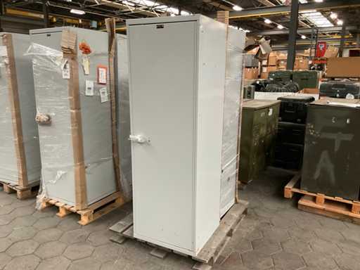 Hallowell Locker Cabinet (2x)
