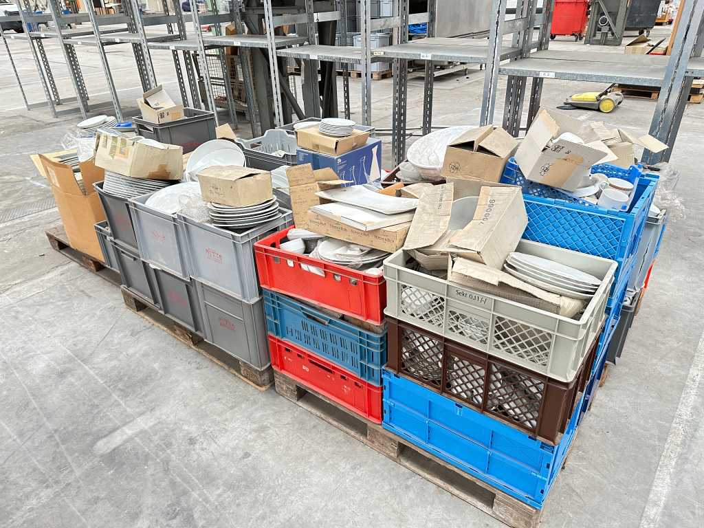 Batch of dishes on 5 pallets