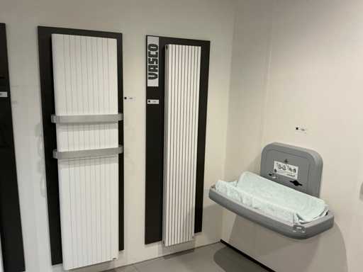 Radiatore Vasco Carre Plus a Design Verticale