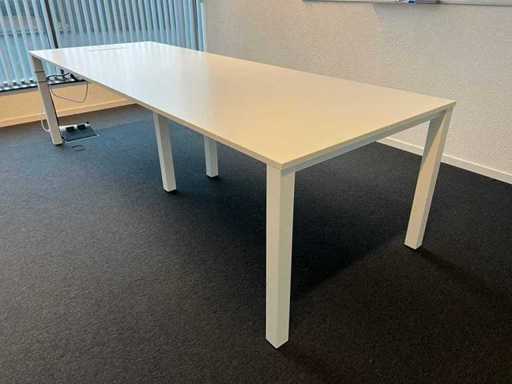 PAMI - 2 pièces - Table de conférence