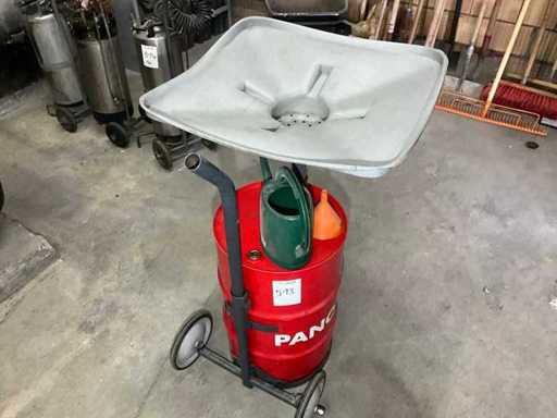 Barrel trolley with empty barrel