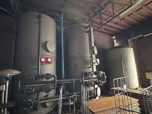 3x Industrial Buffer Tanks for steam treatment + piping