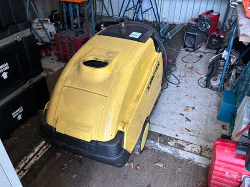 2000 Kärcher HDS 895S Steam Cleaner