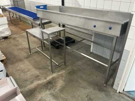 Linie completă de producție din oțel inoxidabil cu bandă transportoare, buncăr și masă de lucru