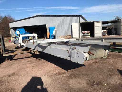 Feeding belt for granulator