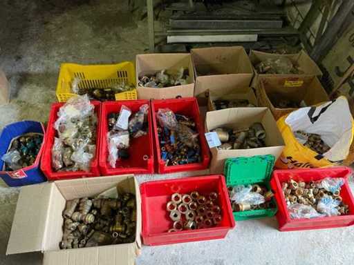 Lotto di varie parti in ottone