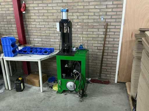 Column drilling machine