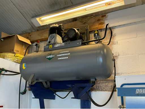 2013 - 388/200 - Luchtcompressor