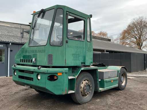 Przemys?owy traktor Sisu