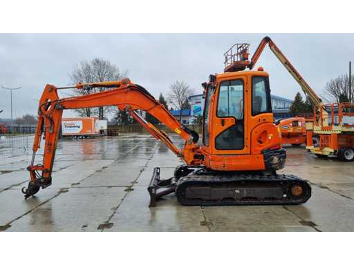 Kubota - U55-4 KGLS2 - Midi-Excavator - 2015 (135400102)