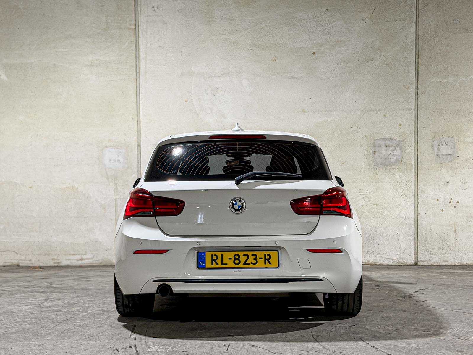 BMW 116i Edition Sport Line Shadow Executive 109pk 2018 (Origineel-NL) 1-serie, RL-823-R