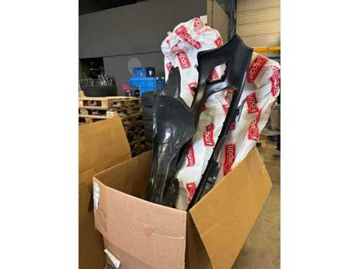 Pallet of various bumpers - Batch of car parts (unused)