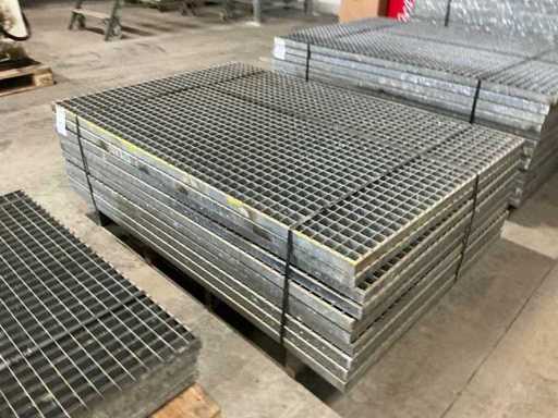 Galvanized slatted floor (10x)