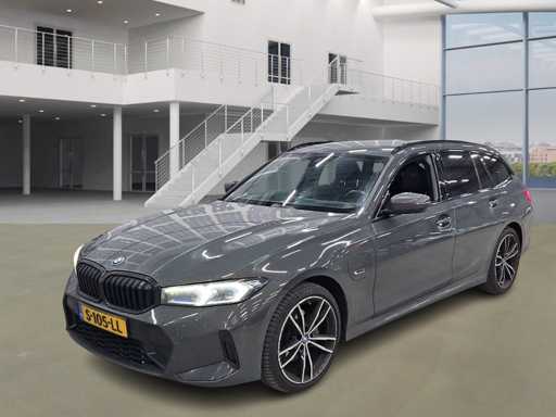 BMW 3-serie Touring 330e xDrive 2023 | S-105-LL