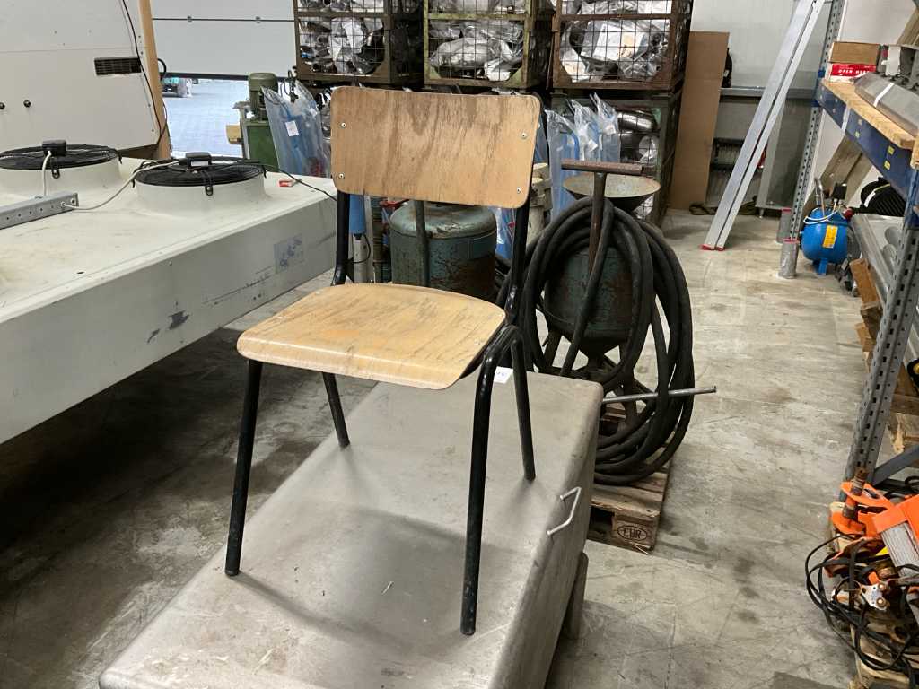 Krzesło do stołówki (17x)