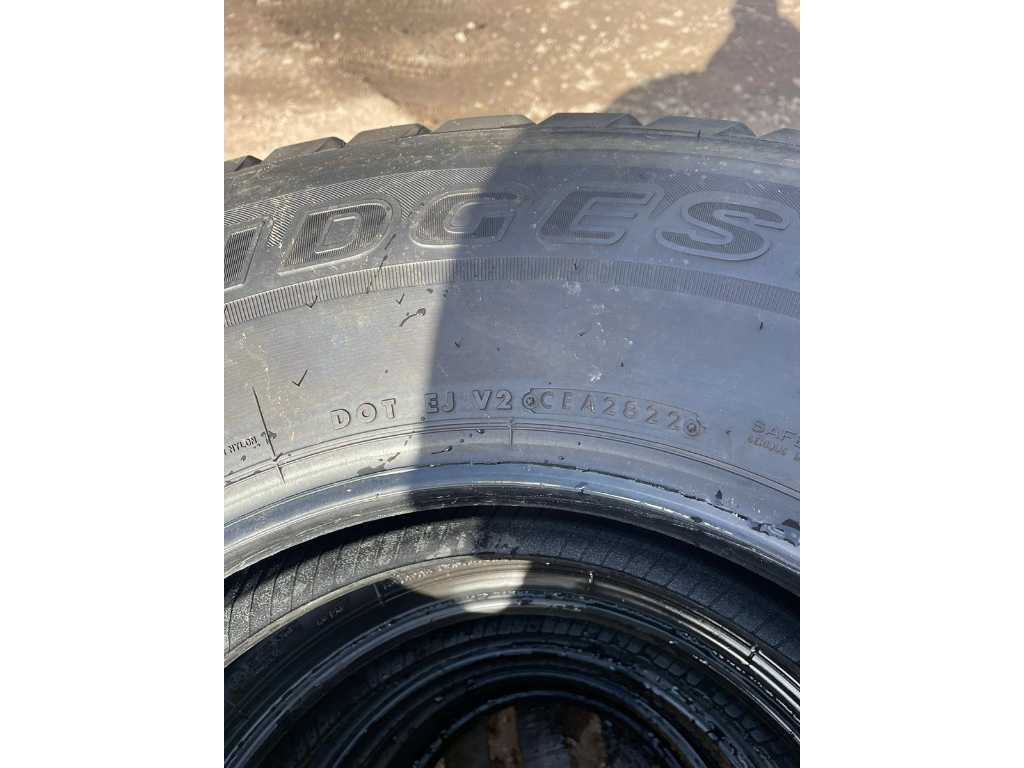 225-95R16 Car tire