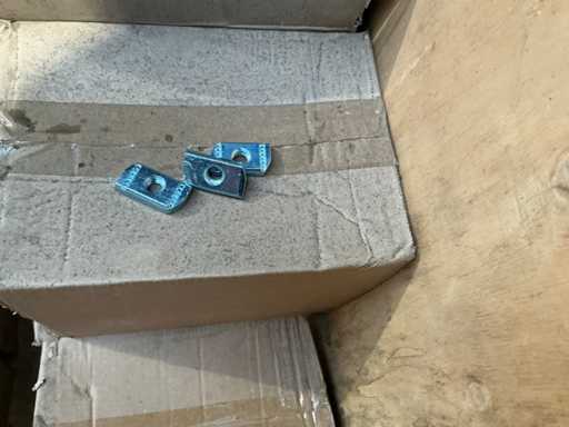 Série d’écrous coulissants