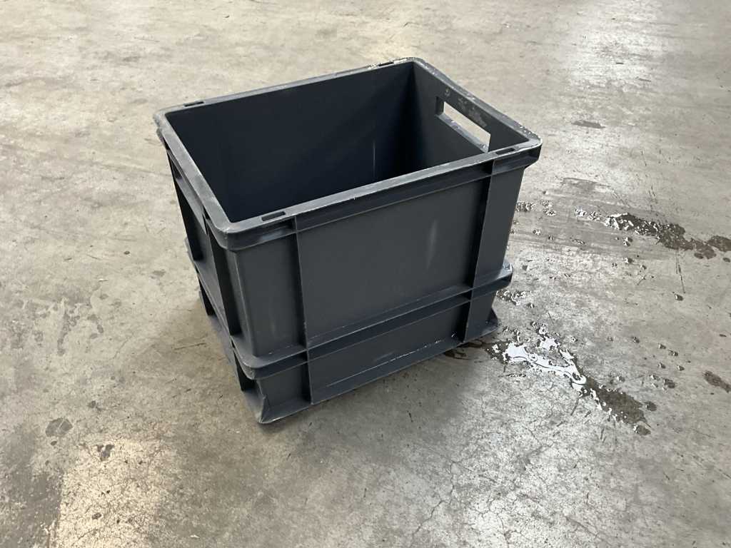 48x plastic stacking bins
