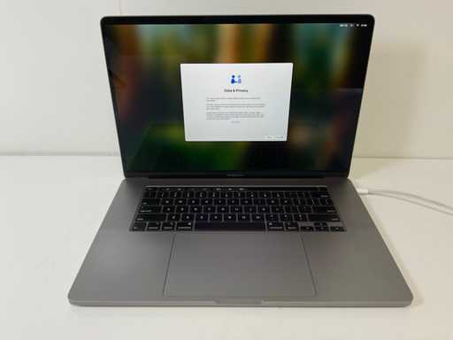Apple MacBook Pro 16", Core(TM) i7 9a generazione, 32 GB di RAM, 512 GB NVMe, AMD Radeon Pro 5300M 4 GB Computer portatile