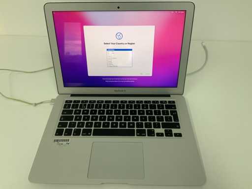 Apple A1466 13-inch MacBook Air Laptop