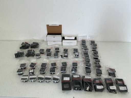 Serie de diverse aparate Muller cu aparate de oră/ferestre și piedestale pentru aparate de oră (138x)