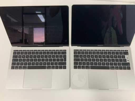 Laptop Apple A1708 z 13-calowym MacBookiem Pro (2x)
